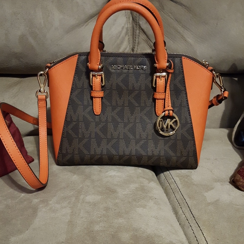 MK Ciara purse 35s7gc6m8b